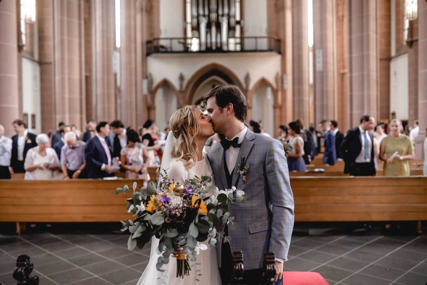 Hochzeit Brautpaar Kirche Köln